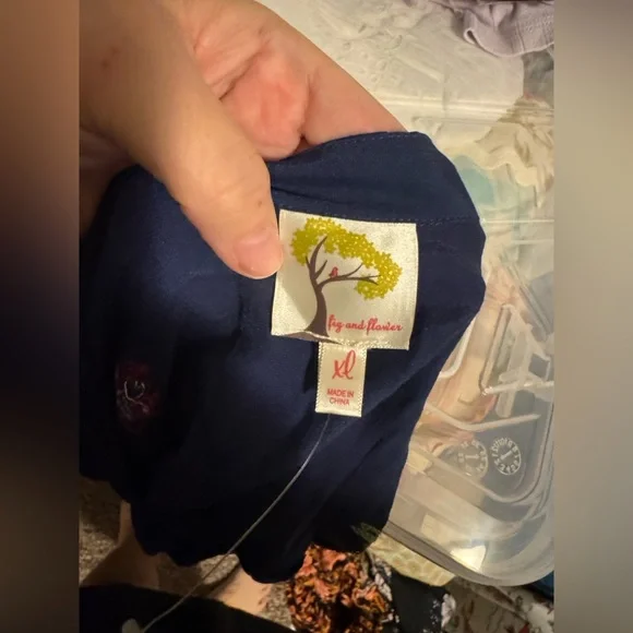 Fig and Flower blouse - xl net - Picture 3 of 3